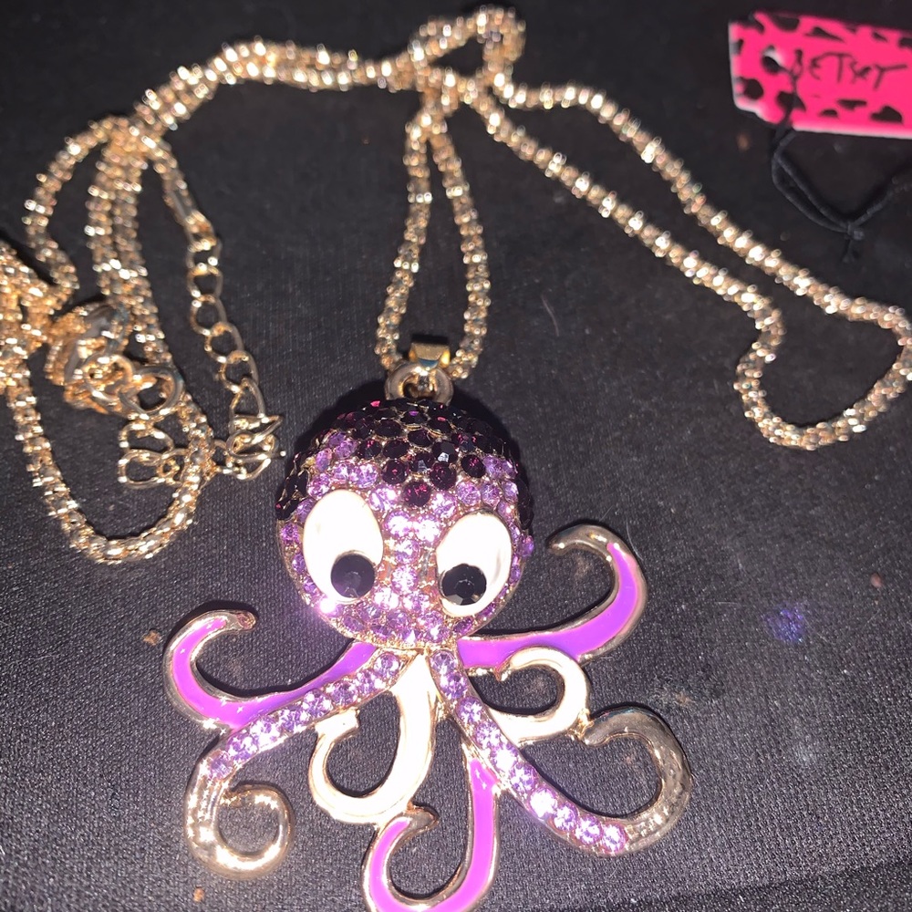 ⭐️Rare⭐️ Betsey Johnson, adorable, purple, Octopus 🐙 necklace